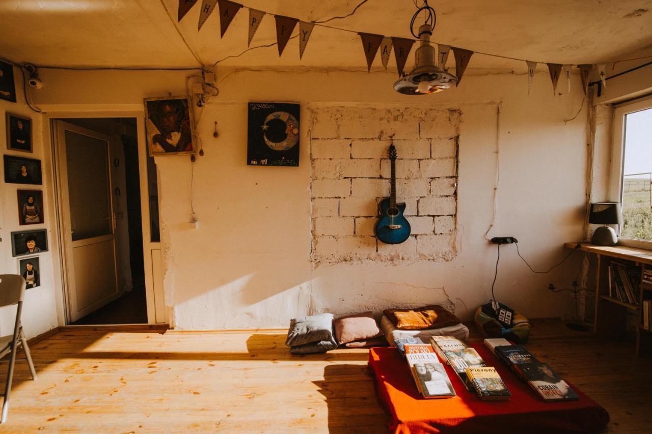 Udabno Hostel Екстер'єр фото